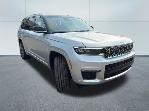 Used 2025 Jeep Grand Cherokee L Summit AWD/4WD image 5