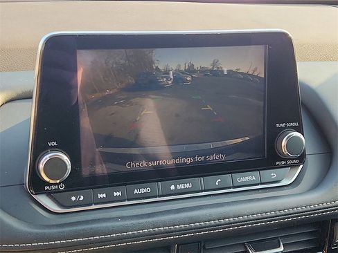 Certified 2022 Nissan Rogue SV image 18