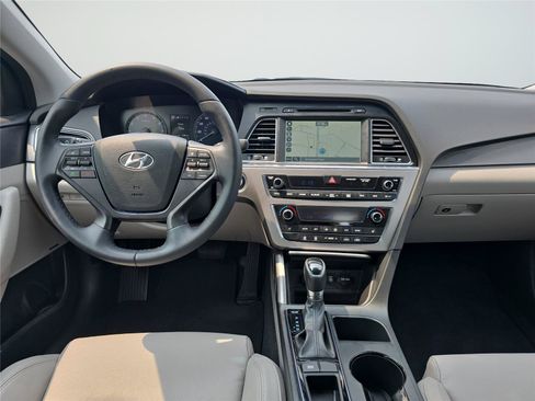 Used 2015 Hyundai Sonata Sport w/ Option Group 04 FWD image 9