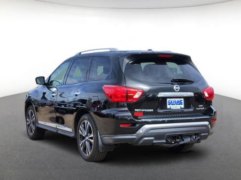 Used 2017 Nissan Pathfinder Platinum w/ Family Entertainment Package image 4