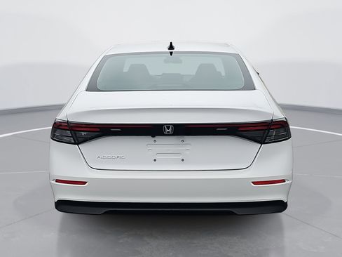 Used 2025 Honda Accord SE image 4