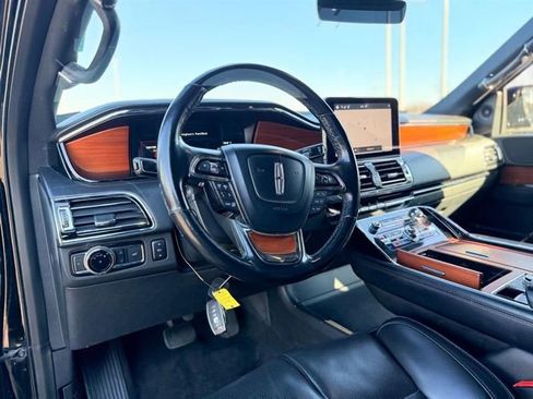 Used 2018 Lincoln Navigator Reserve w/ Technology Package AWD/4WD image 9