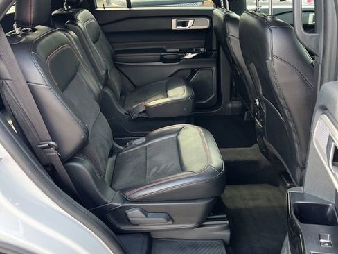 Used 2023 Ford Explorer ST-Line AWD/4WD image 7