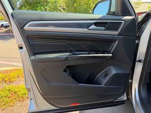 Used 2020 Volkswagen Atlas Cross Sport SEL R-Line AWD/4WD image 11