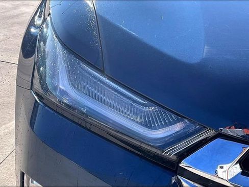 Used 2023 Chevrolet Traverse LT image 30