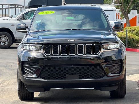 New 2025 Jeep Grand Cherokee Laredo X w/ Luxury Tech Group I image 9