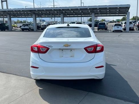 Used 2019 Chevrolet Cruze LS FWD image 5