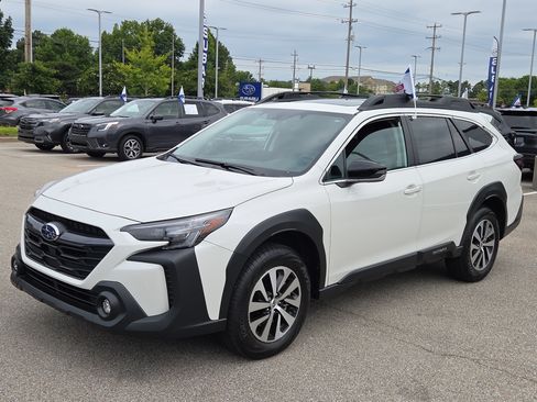 Certified 2025 Subaru Outback Premium AWD/4WD image 7