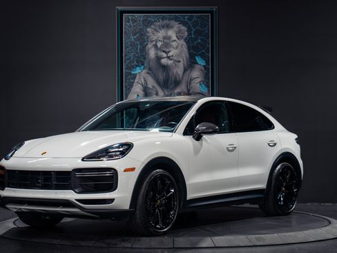Used 2022 Porsche Cayenne Turbo GT AWD/4WD image 1