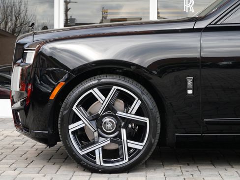 New 2026 Rolls-Royce Cullinan Black Badge AWD/4WD image 12
