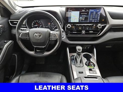 Used 2020 Toyota Highlander Limited image 5