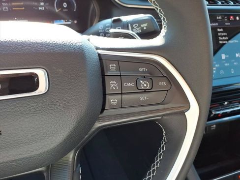 Used 2024 Jeep Grand Cherokee L Laredo AWD/4WD image 29
