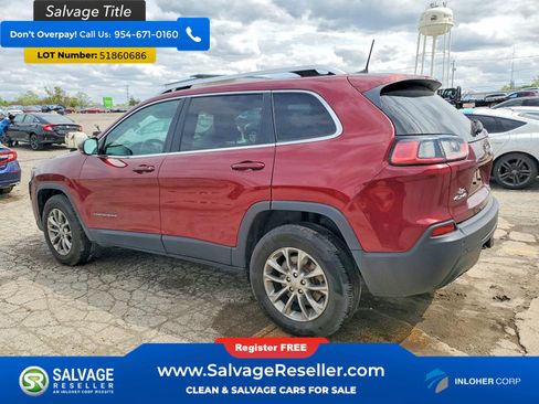 Used 2019 Jeep Cherokee Latitude Plus w/ Cold Weather Group AWD/4WD image 3