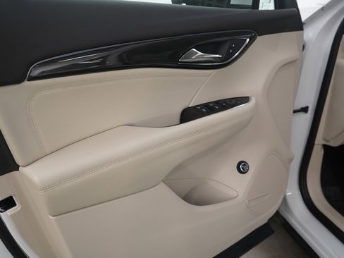 Used 2022 Buick Envision Preferred image 22