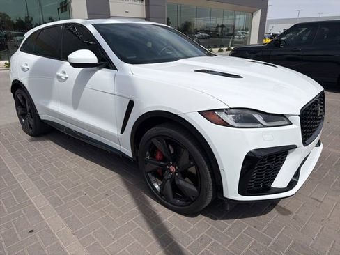 Used 2022 Jaguar F-PACE SVR image 2