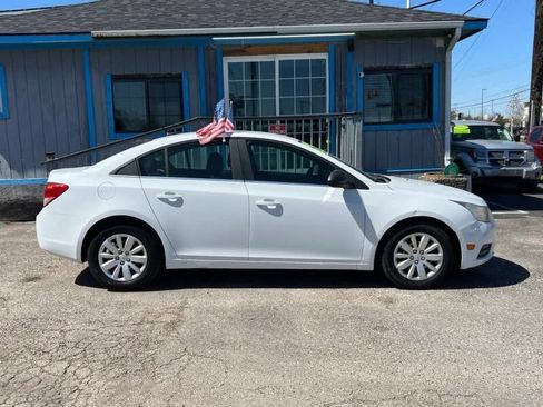 Used 2011 Chevrolet Cruze LS FWD image 5