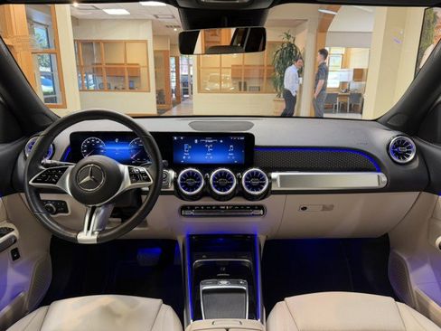 Certified 2025 Mercedes-Benz GLB 250 image 9