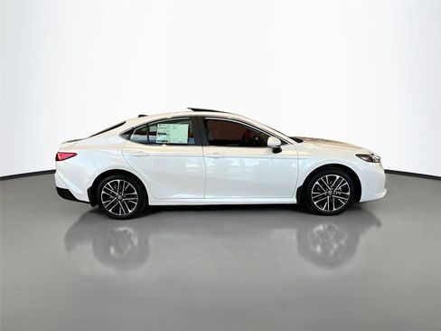 New 2026 Toyota Camry XLE image 7