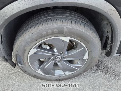 Used 2025 Nissan Rogue SV FWD image 9