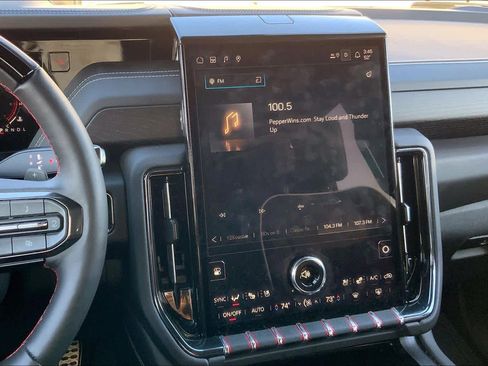 Certified 2025 GMC Yukon AT4 Ultimate w/ LPO, Illumination Package image 6