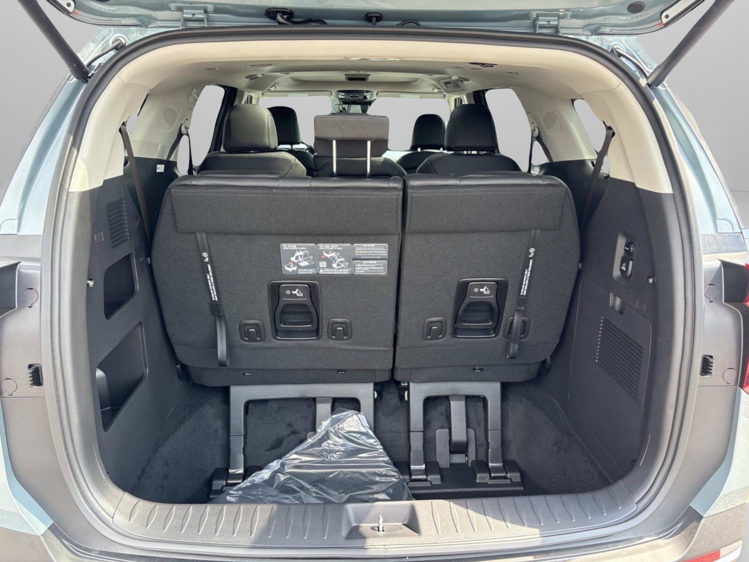New 2027 Kia Carnival SX FWD image 12