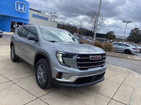 Used 2025 GMC Acadia Elevation image 2