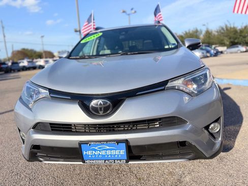 Used 2018 Toyota RAV4 XLE image 9