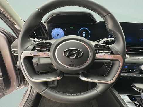 Used 2023 Hyundai Elantra SEL w/ Convenience Package FWD image 14