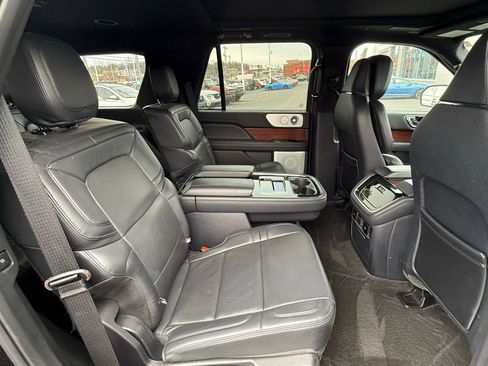 Used 2023 Lincoln Navigator Reserve image 16