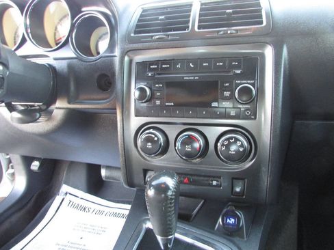 Used 2010 Dodge Challenger SE image 18