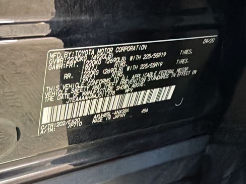 Used 2021 Toyota Venza XLE w/ Softex Package AWD/4WD image 24