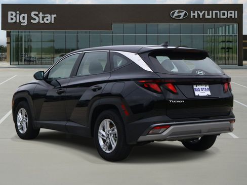 Used 2026 Hyundai Tucson SE FWD image 3