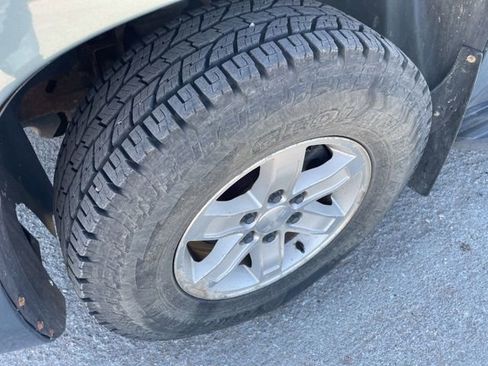 Used 2010 GMC Yukon XL SLT w/ SLT-2 Equipment Package image 2