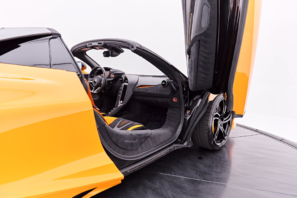 Used 2025 McLaren 750S Spider RWD image 46