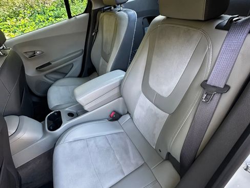 Used 2013 Chevrolet Volt Premium w/ Premium Trim Package image 18