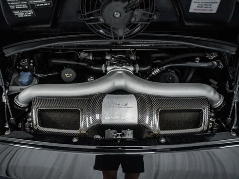 Used 2011 Porsche 911 Turbo S image 19