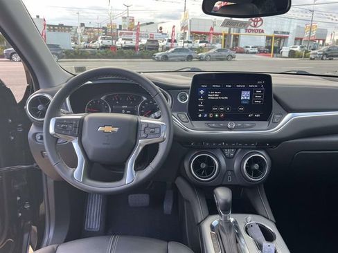 Certified 2025 Chevrolet Blazer LT FWD image 15