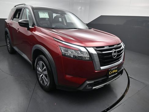Used 2022 Nissan Pathfinder SL image 12
