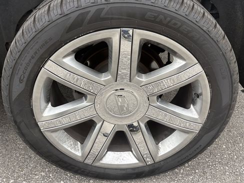 Used 2018 Cadillac Escalade Luxury image 13