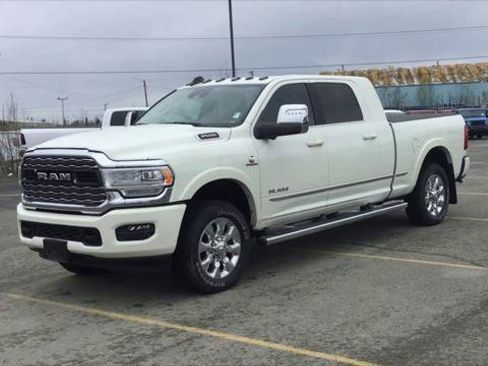 Used 2023 RAM 3500 Limited w/ Towing Technology Group image 4