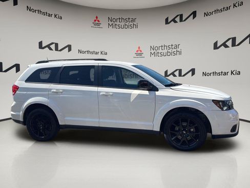 Used 2019 Dodge Journey SE w/ Blacktop Package FWD image 6