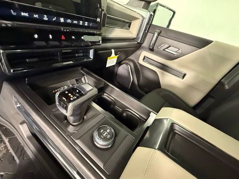 New 2026 GMC Hummer EV SUV image 16