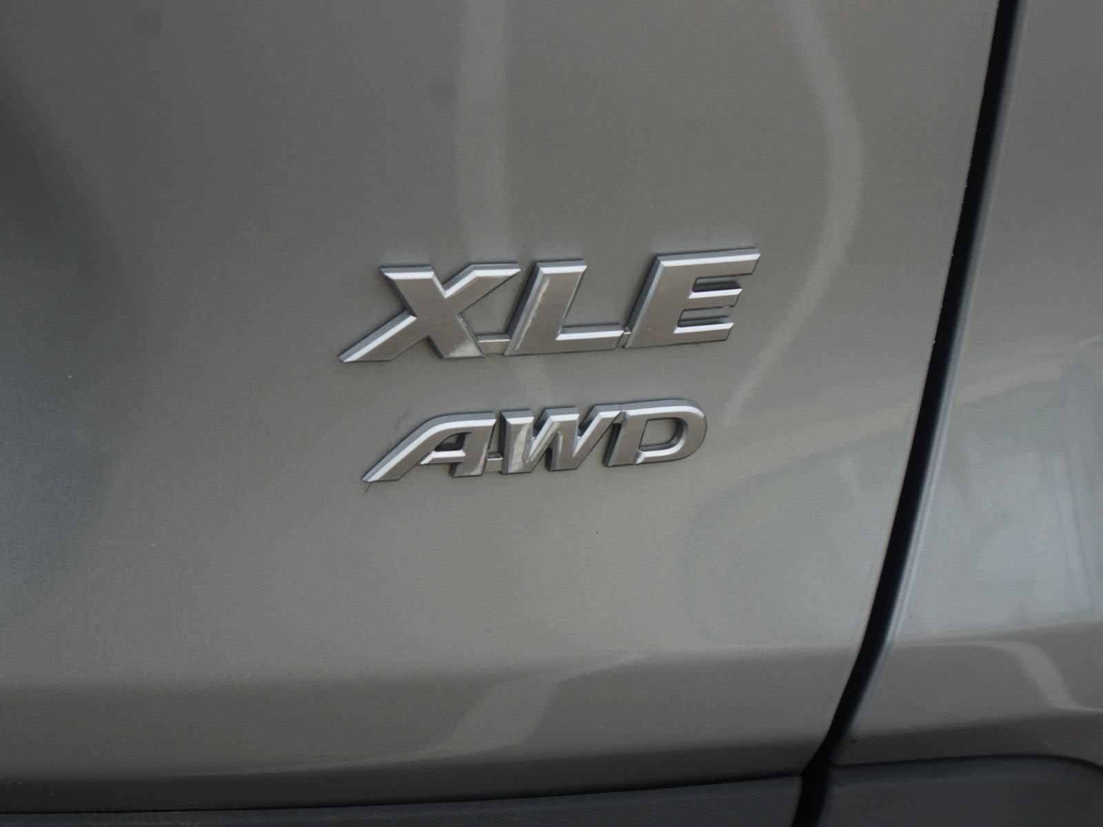 Used 2025 Toyota RAV4 XLE AWD/4WD image 18