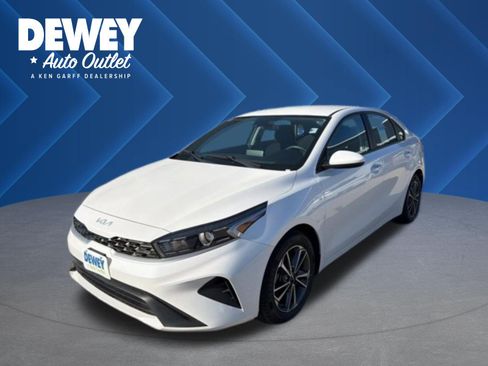 Used 2023 Kia Forte LXS image 1