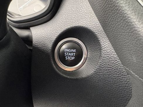 Used 2023 Toyota Corolla Cross LE image 29