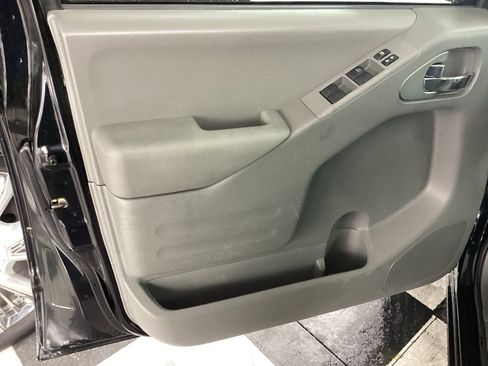 Used 2016 Nissan Frontier SV image 23