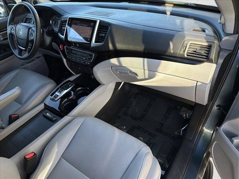 Used 2018 Honda Pilot Touring image 28