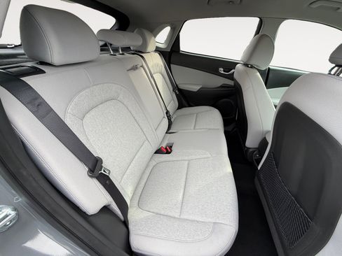 Used 2023 Hyundai Kona SE image 18