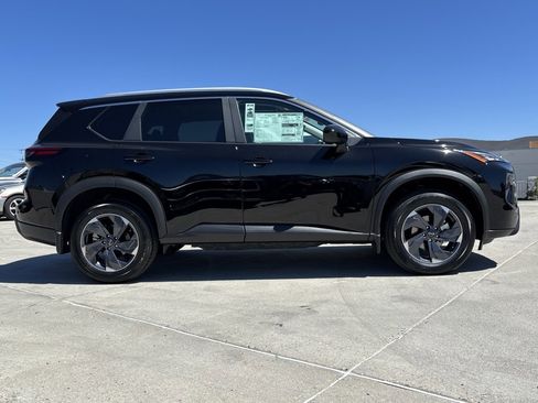 New 2025 Nissan Rogue SV w/ SV Premium Package image 2