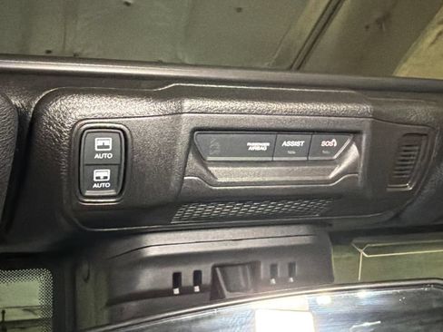 Used 2024 Jeep Wrangler Unlimited w/ Convenience Group AWD/4WD image 28
